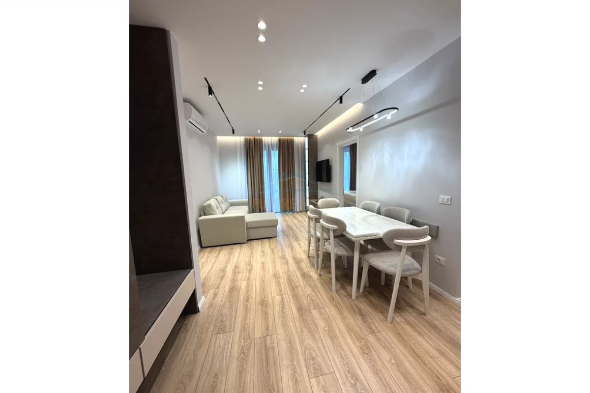Shtepi me qera Apartament ne Tirane, 2+1, Mobilimi E mobiluar, Pagesa 80,000  Leke.