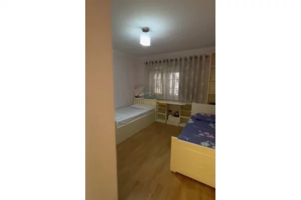 Shtepi me qera Apartament ne Tirane, 3+1, Mobilimi E mobiluar, Pagesa 1,200  Euro.