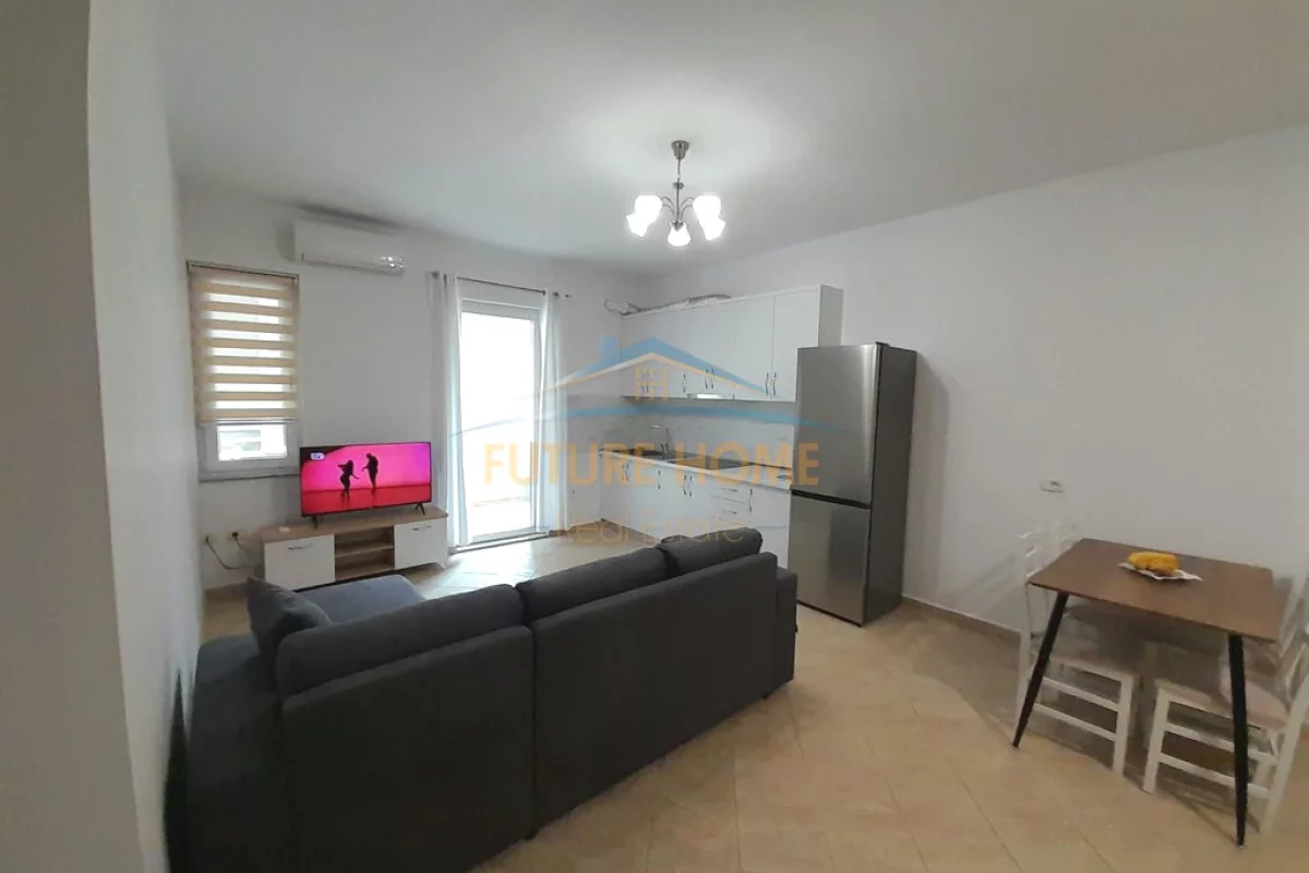Shtepi me qera Apartament ne Tirane, 2+1, Mobilimi E mobiluar, Pagesa 770  Euro.