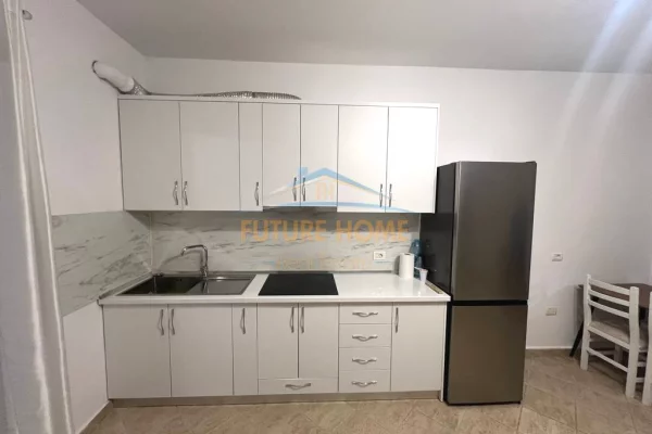 Shtepi me qera Apartament ne Tirane, 2+1, Mobilimi E mobiluar, Pagesa 770  Euro.