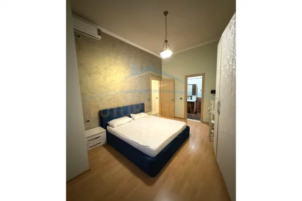 Shtepi me qera Apartament ne Tirane, 2+1, Mobilimi E mobiluar, Pagesa 1,000  Euro.