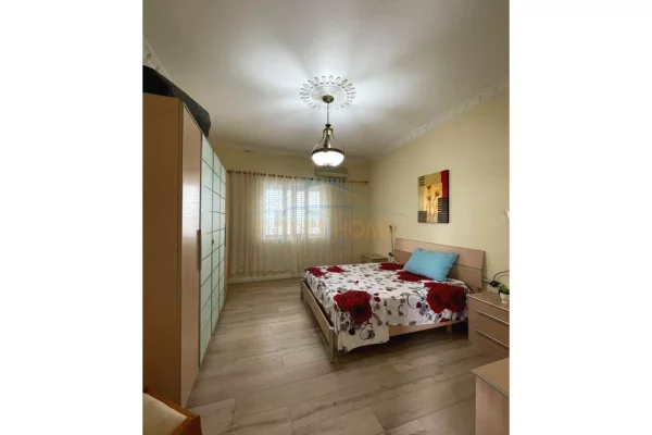 Shtepi me qera Apartament ne Tirane, 2+1, Mobilimi E mobiluar, Pagesa 75,000  Leke.