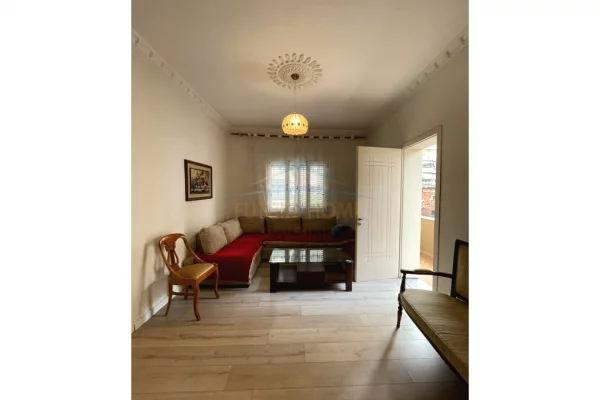 Shtepi me qera Apartament ne Tirane, 2+1, Mobilimi E mobiluar, Pagesa 75,000  Leke.