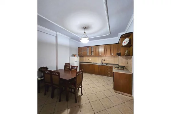 Shtepi me qera Apartament ne Tirane, 2+1, Mobilimi E mobiluar, Pagesa 55,000  Leke.