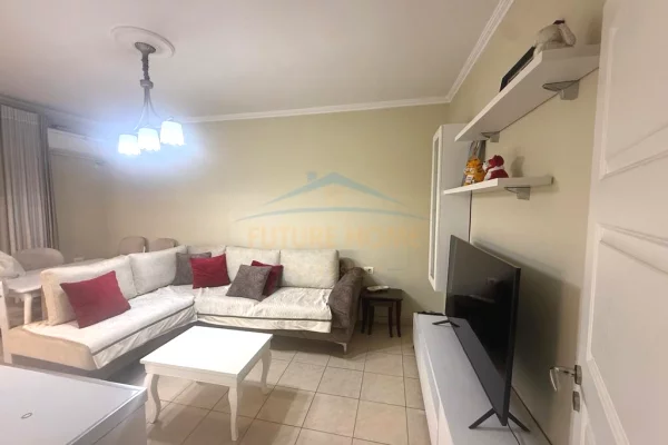 Shtepi me qera 2+1 ne Tirane - 65,000 Leke
