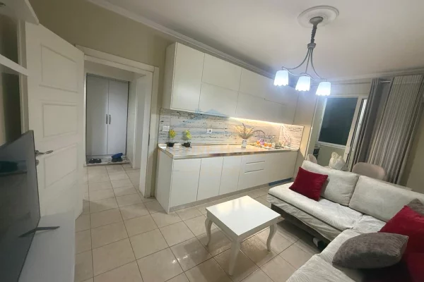 Shtepi me qera Apartament ne Tirane, 2+1, Mobilimi E mobiluar, Pagesa 65,000  Leke.