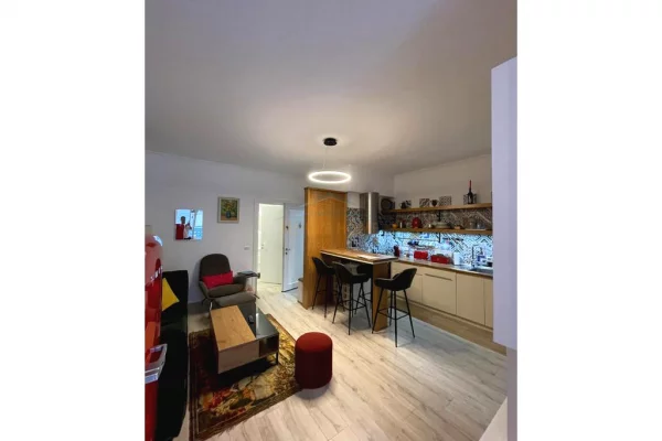 Shtepi me qera Apartament ne Tirane, 1+1, Mobilimi E mobiluar, Pagesa 1,200  Euro.