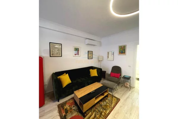 Shtepi me qera Apartament ne Tirane, 1+1, Mobilimi E mobiluar, Pagesa 1,200  Euro.