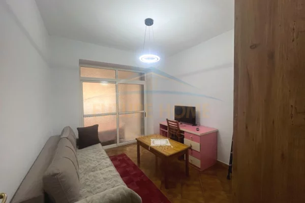 Shtepi me qera Apartament ne Tirane, 2+1, Mobilimi E mobiluar, Pagesa 650  Euro.