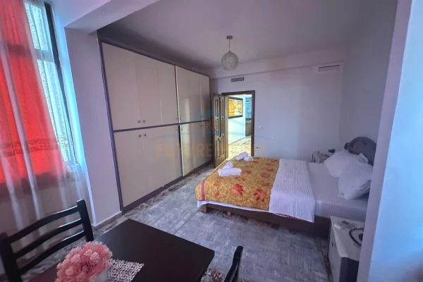 Shtepi me qera Apartament ne Tirane, 4+1, Mobilimi E mobiluar, Pagesa 85,000  Leke.