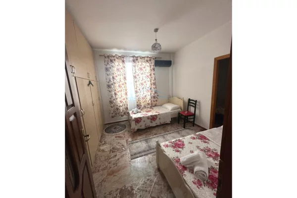 Shtepi me qera Apartament ne Tirane, 4+1, Mobilimi E mobiluar, Pagesa 85,000  Leke.