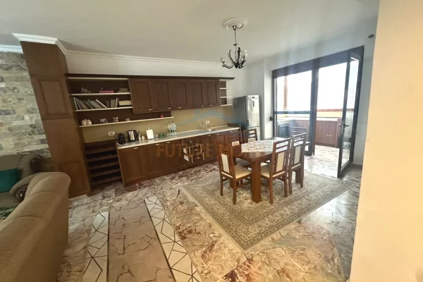 Shtepi me qera Apartament ne Tirane, 4+1, Mobilimi E mobiluar, Pagesa 85,000  Leke.