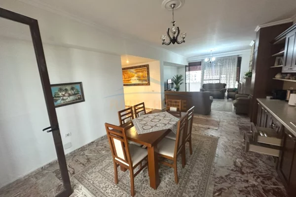 Shtepi me qera Apartament ne Tirane, 4+1, Mobilimi E mobiluar, Pagesa 85,000  Leke.