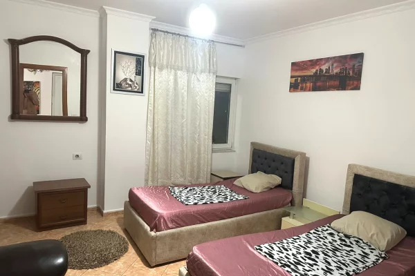 Shtepi me qera Apartament ne Tirane, 2+1, Mobilimi E mobiluar, Pagesa 650  Euro.