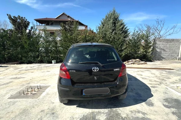 Toyota Yaris - Manulale - 30 Euro dita 