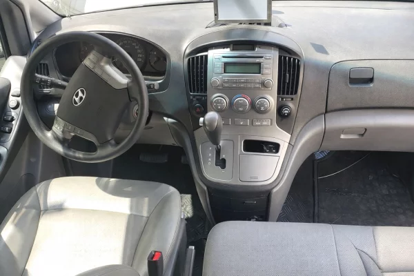 Van me 8+1 vende 70 EURO – Ideale per cdo udhetim!