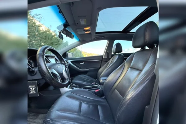 Hyundai i30 – Ekonomike & Praktike nga vetem 25Euro/dite!