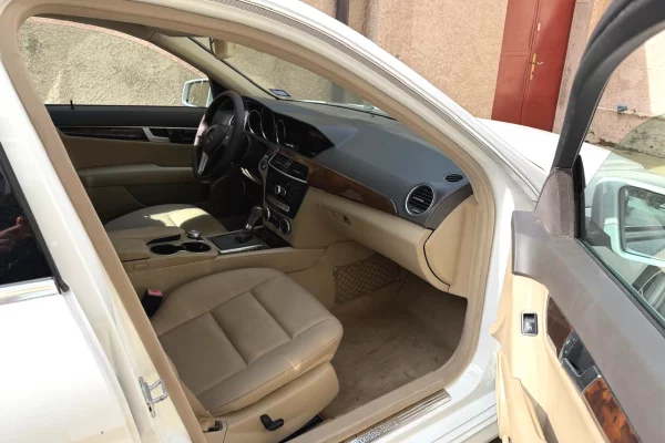 Mercedes-Benz C-Class 250 2014 Ne Tirane – Automatike | 1.8 Benzine | Baxha | Nga 50Euro/dite