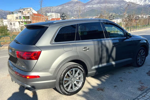 Audi Q7 Prestige – Automatike | 3.0 Benzine | 7 Vende | Panoramic | Nga 160Euro/dite