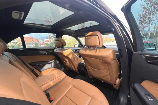 Mercedes-Benz E-Class 2011 – Automatike | 3.5 Nafte | Panoramic | Nga  60Euro/dite