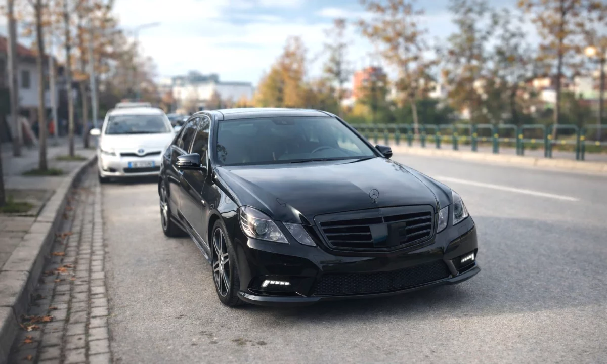Mercedes-Benz E-Class 2011 – Automatike | 3.5 Nafte | Panoramic | Nga  60Euro/dite