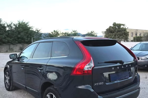 SUV Komod Volvo XC60 me Qera 29 euro dita