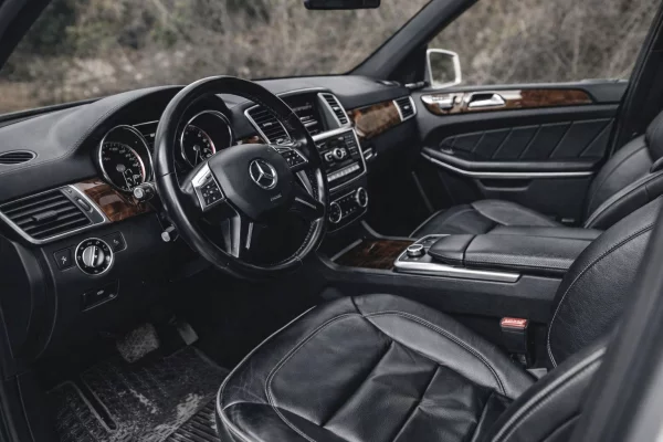 Mercedes Benz GL -Jepet me qera Ne Rinas