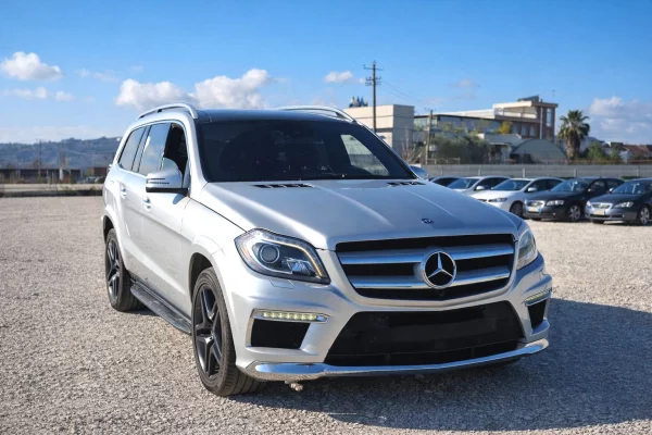 Makina me qera ne Tirane - 75 Euro