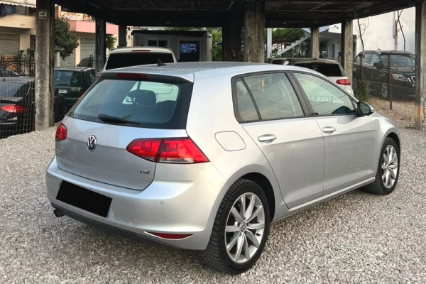 Jepet me qera ne Rinas Volkswagen Golf 7 – 2013 Nafte Automat 