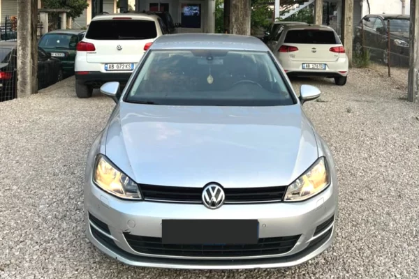 Jepet me qera ne Rinas Volkswagen Golf 7 – 2013 Nafte Automat 