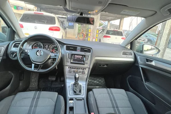 Jepet me qera ne Rinas Volkswagen Golf 7 – 2013 Nafte Automat 
