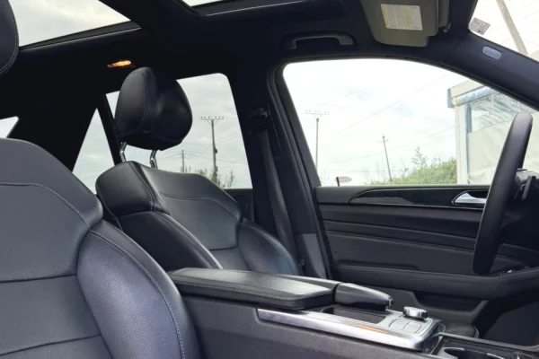 Mercedes-Benz ML 2015 me Qera Ne Rinas 