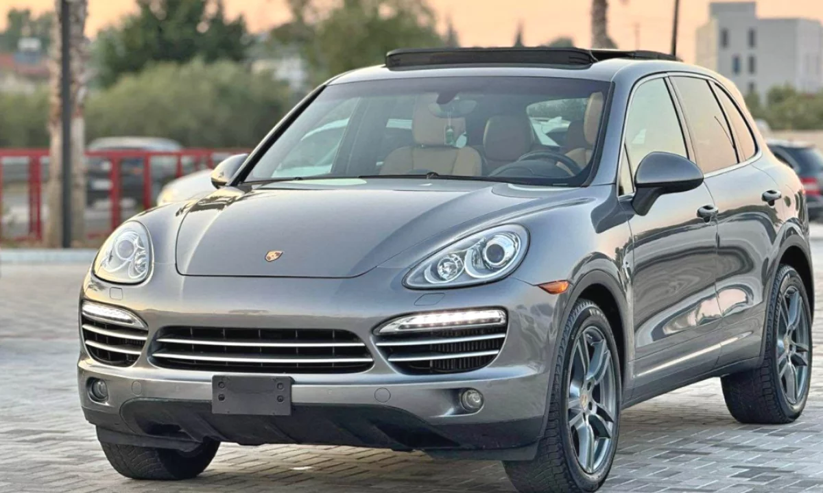 Porsche Cayenne 2015 me Qera ne Rinas