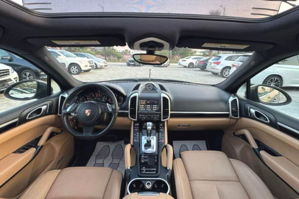 Makina me qera ne Tirane - 85 Euro