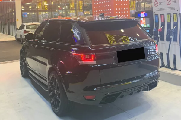 Range Rover Sport 2017 me Qera – Luks, Fuqi & Prestigj Direkt ne Rinas!