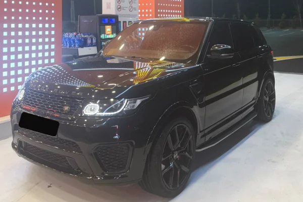 Range Rover Sport 2017 me Qera – Luks, Fuqi & Prestigj Direkt ne Rinas!