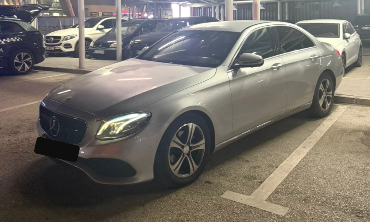 Mercedes-Benz E-Class 2018 Gri me Qera ne Rinas