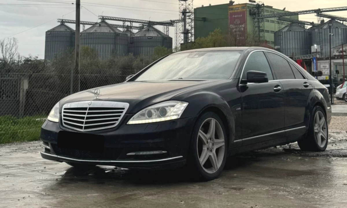 Mercedes-Benz S-Class 2013 me Qera ne Rinas – Luks & Komfort Maksimal!