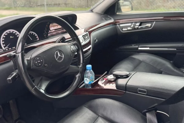 Mercedes-Benz S-Class 2013 me Qera ne Rinas – Luks & Komfort Maksimal!