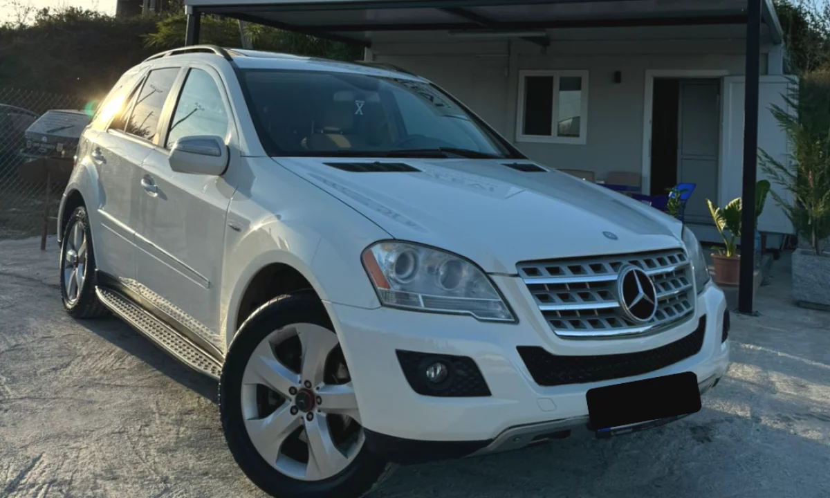 Mercedes-Benz ML 2011 me Qera ne Rinas – SUV Luksoz & Komod!