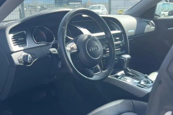 Makina me Qera ne Rinas – Audi A5 S-Line 2014 me Super Cmim vetem 45Euro/dite!