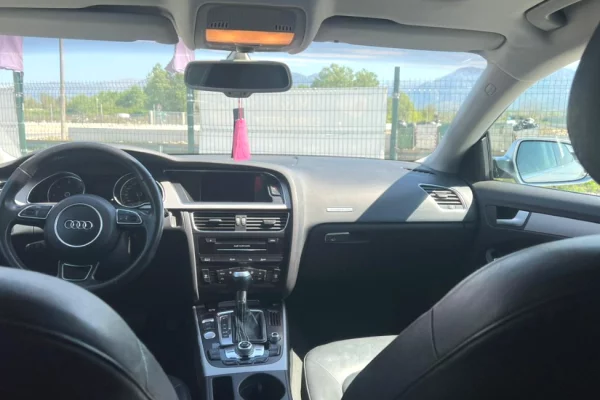 Audi A5 Sportback ne Rinas – Stil Premium & Komoditet Automat vetem 45Euro/dita!