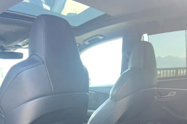 Audi RSQ8 me Qera , Super SUV Luksoz qe Kthen Cdo Koke!