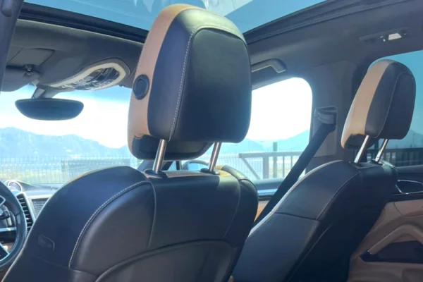 Porsche Cayenne ne Rinas – Fuqi, Luks & Prestigj me qera per vetem 150Euro/dita!