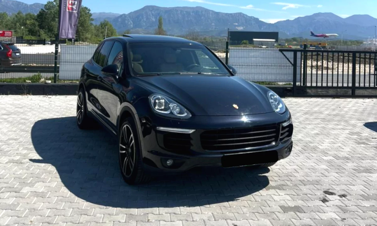 Porsche Cayenne ne Rinas – Fuqi, Luks & Prestigj me qera per vetem 150Euro/dita!