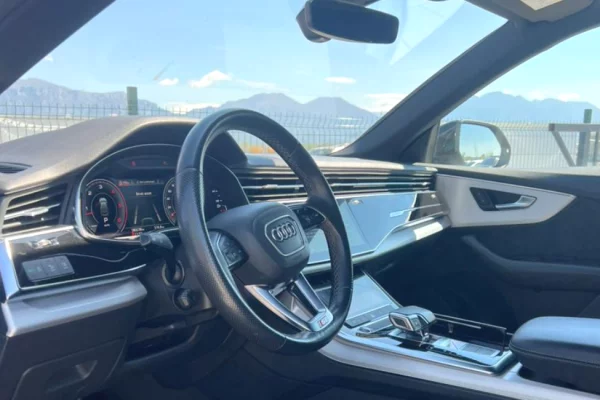 Audi Q8 2022 S Line ne Rinas – SUV Luksoz, Teknologji & Stil vetem 250Euro/dita!