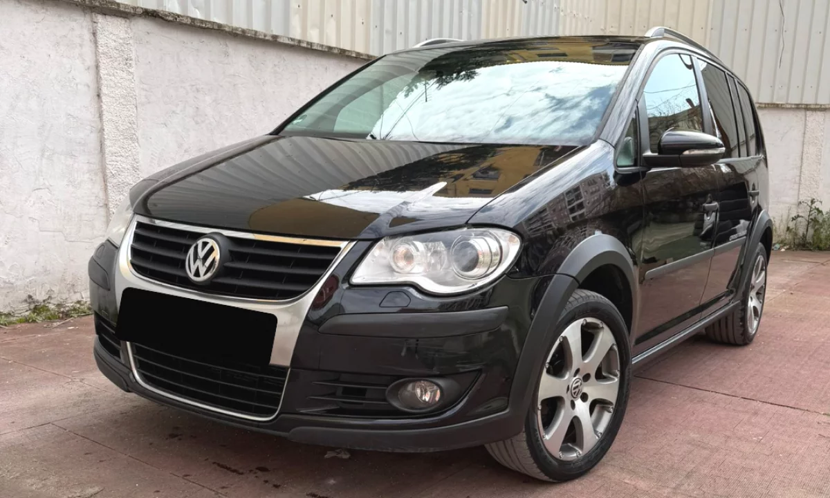 Volkswagen Touran Automat vetem 35Euro/dita! -Komoditet Gjerman me Super Cmim – 