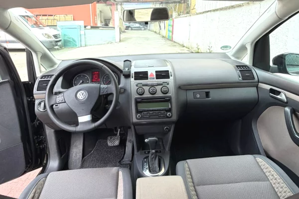 Volkswagen Touran Automat vetem 35Euro/dita! -Komoditet Gjerman me Super Cmim – 