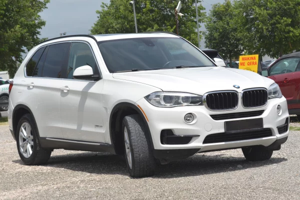 BMW X5 2015 – Me Qera ne Rinas, Stil qe bie ne sy