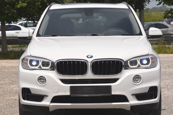 BMW X5 2015 – Me Qera ne Rinas, Stil qe bie ne sy
